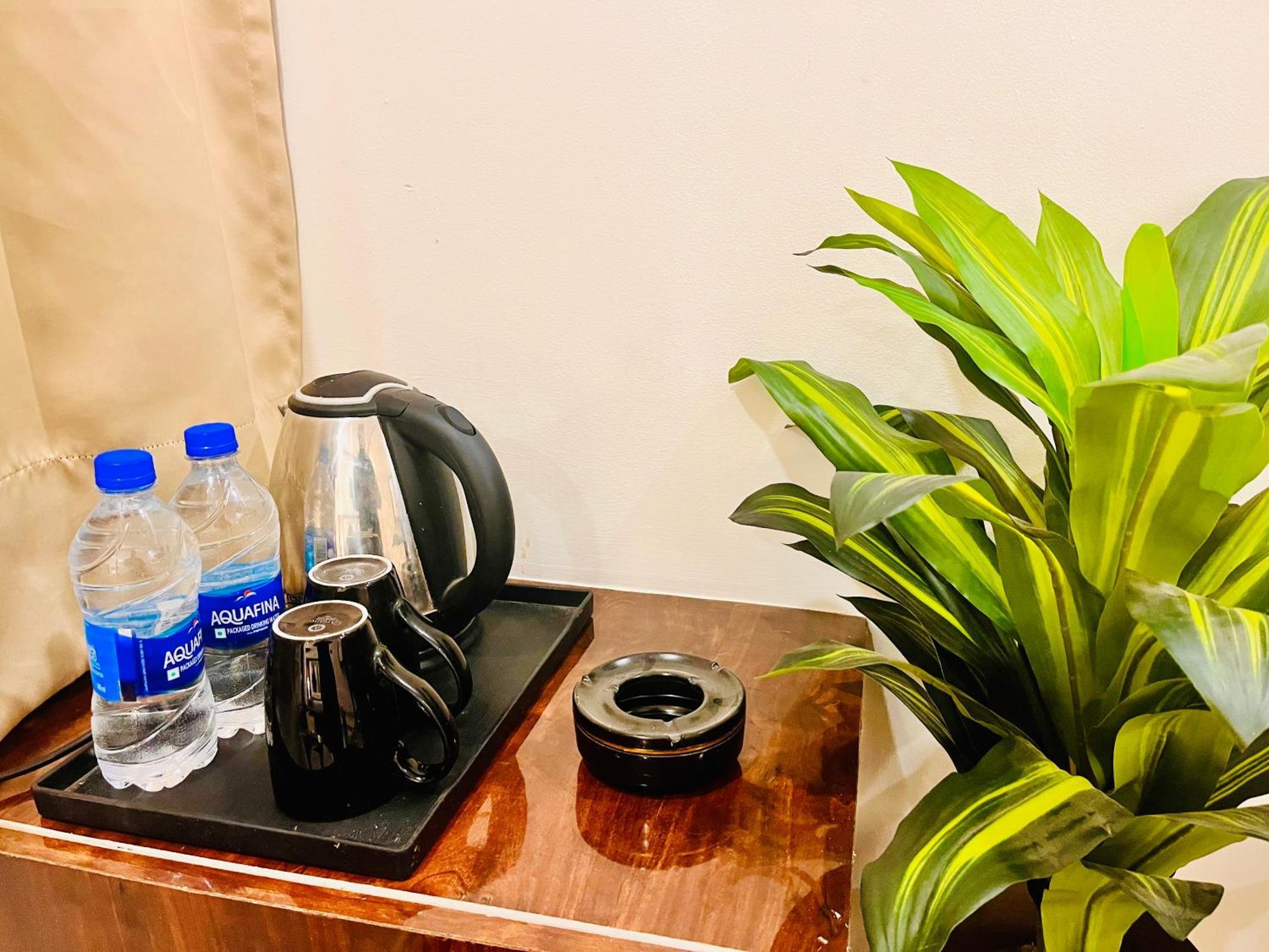 Sampat Royal Cafe Otel Delhi  Dış mekan fotoğraf