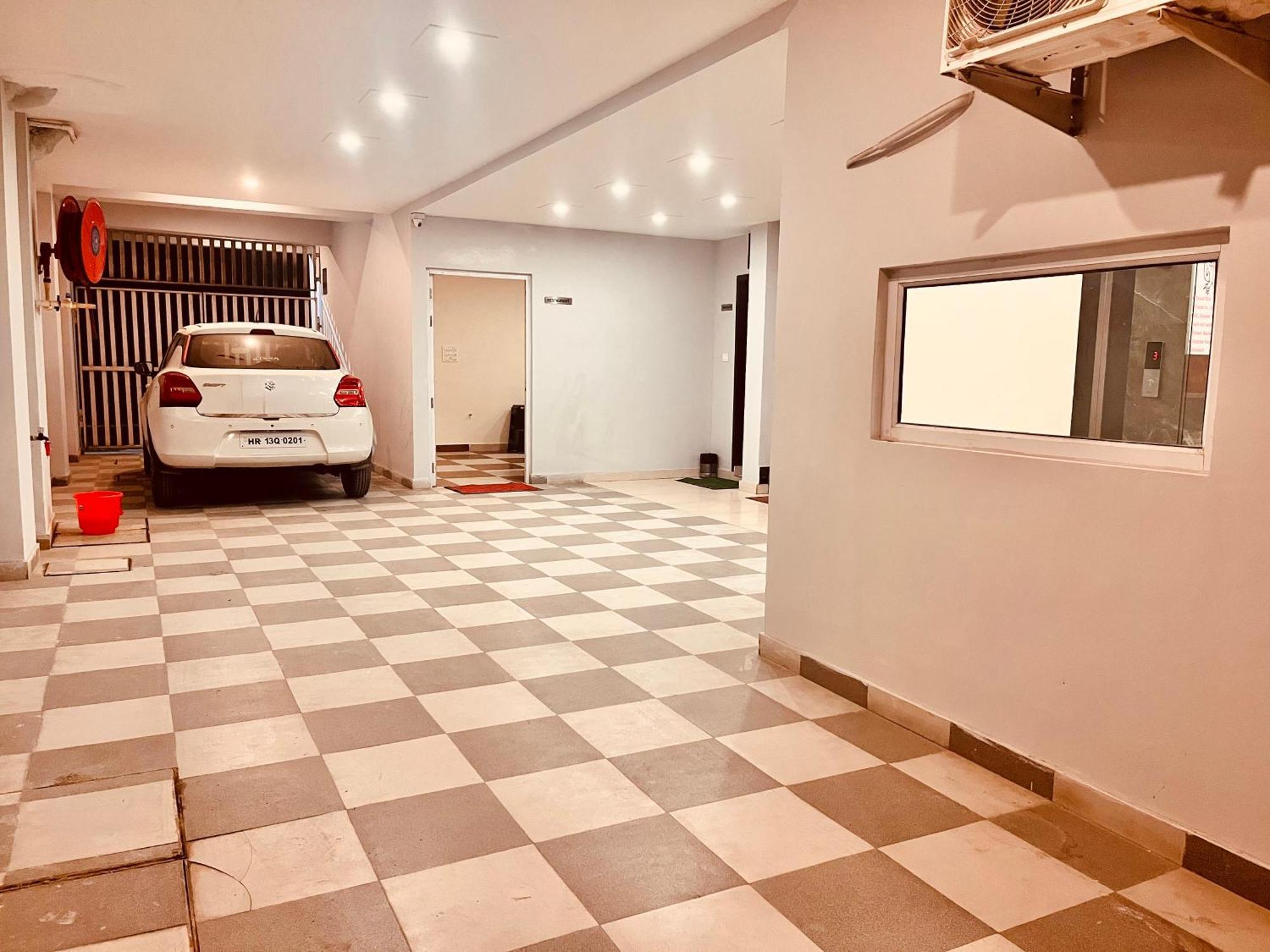 Sampat Royal Cafe Otel Delhi  Dış mekan fotoğraf