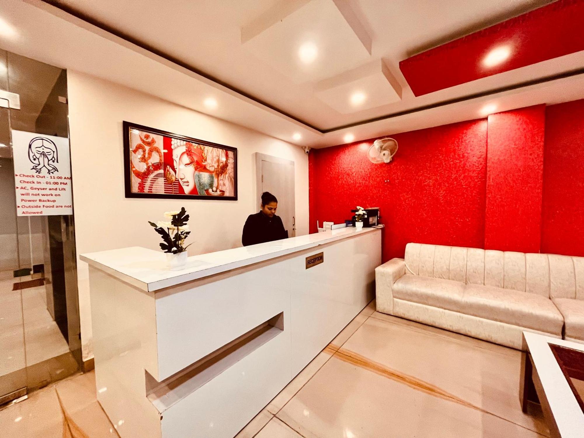 Sampat Royal Cafe Otel Delhi  Dış mekan fotoğraf
